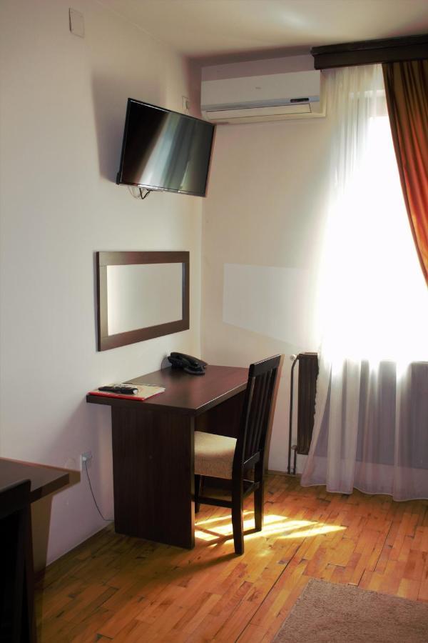 Garni Hotel City Kruševac Extérieur photo